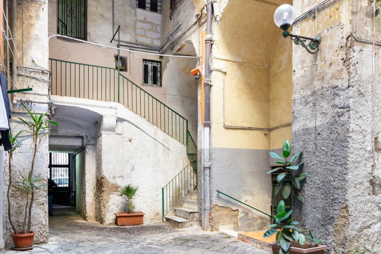 Oui Tree Apartment Napoli Esterno foto